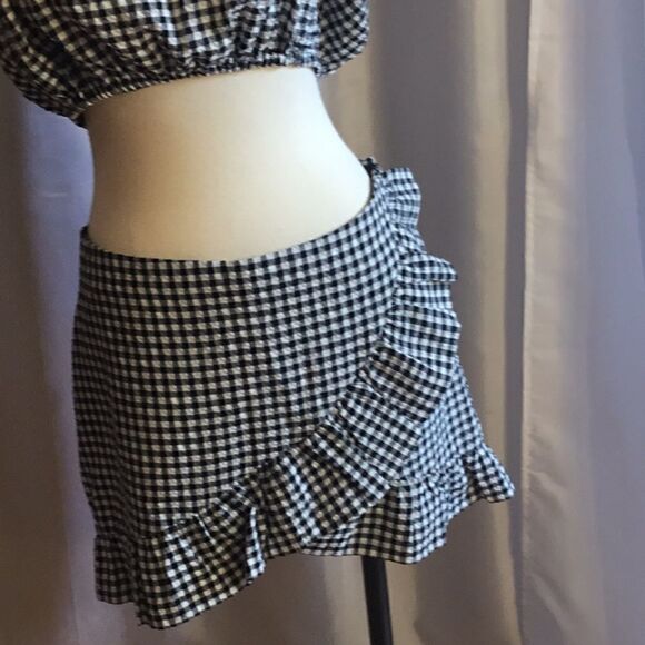 Seersucker gingham in black & white top & skort st - Picture 4 of 15
